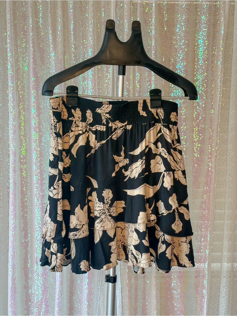 CAbi Black and Cream Floral Ruffle Skirt Size Medium